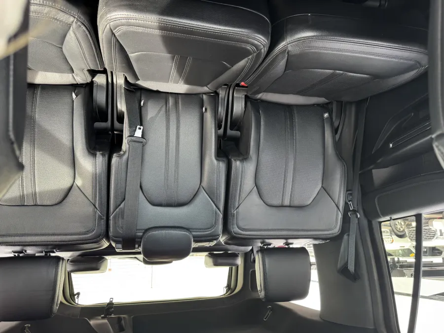 2019 Ford Expedition Limited | Photo 9 of 24