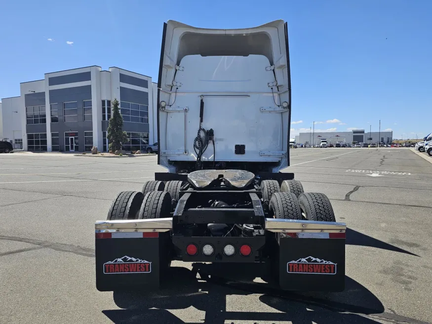 2022 Western Star 5700XE | Photo 7 of 23