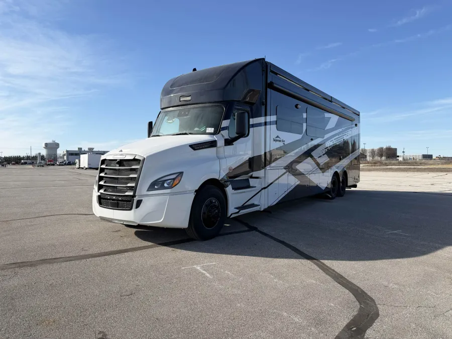 2026 Newmar Supreme Aire 4505 | Photo 8 of 27