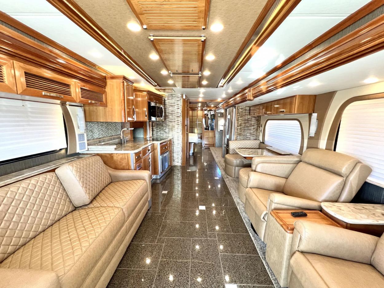 2014 Newmar King Aire 4593 | Photo 3 of 34