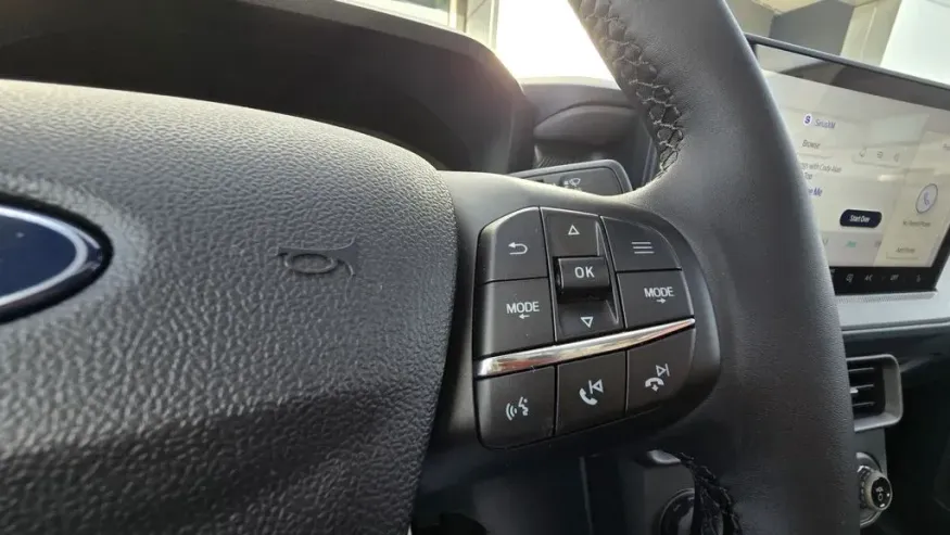 2026 Ford Maverick | Photo 17 of 32