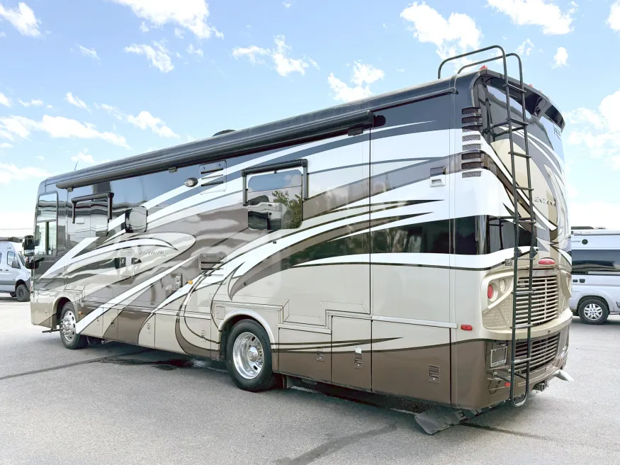 2015 Newmar Ventana 3436 | Photo 17 of 19
