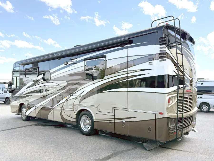 2015 Newmar Ventana 3436 | Photo 17 of 19