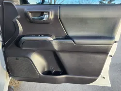 2020 Toyota Tacoma 4WD | Thumbnail Photo 17 of 30