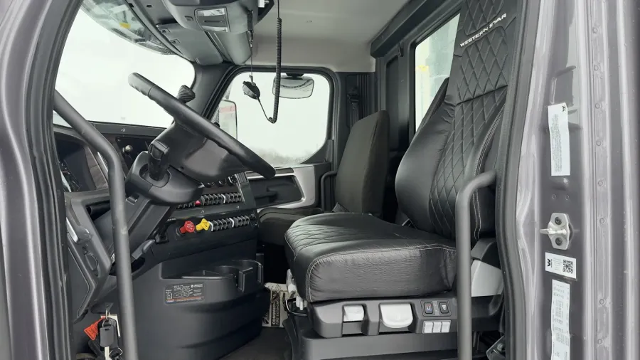 2023 Western Star 47X | Photo 13 of 22