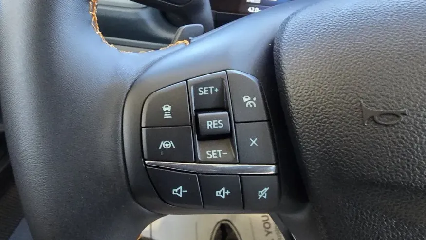 2025 Ford Maverick | Photo 17 of 32