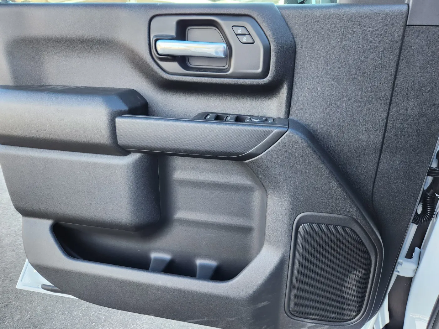 2025 GMC Sierra 2500HD Pro | Photo 5 of 32