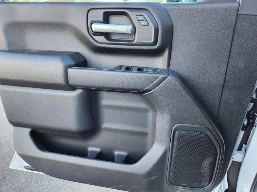 2025 GMC Sierra 2500HD Pro | Photo 5 of 32