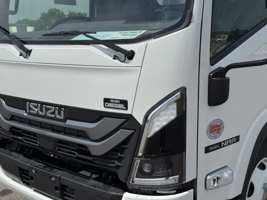2025 Isuzu NRR | Photo 9 of 29