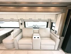 2026 Newmar Summit Aire 4505 | Thumbnail Photo 8 of 32