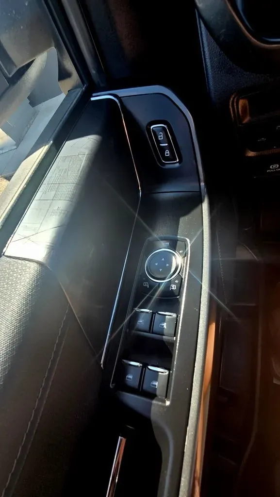 2023 Ford F-150 | Photo 12 of 30