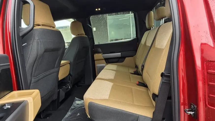 2026 Ford Super Duty F-350 | Photo 28 of 30