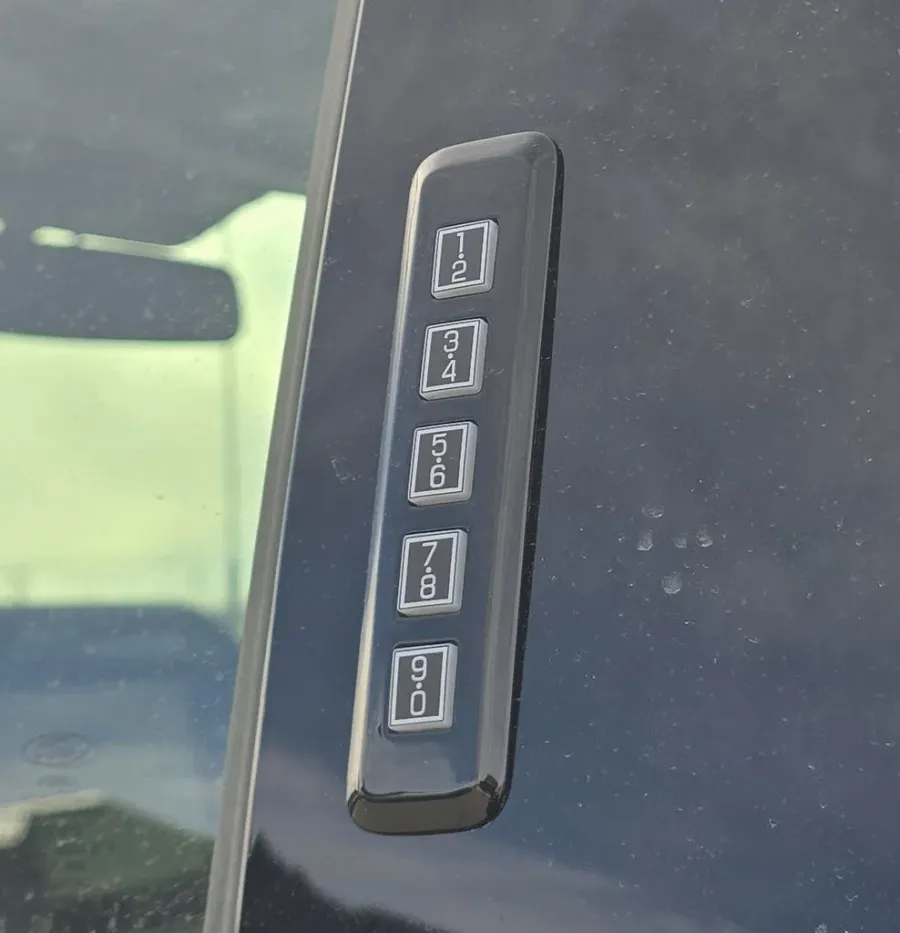 2026 Ford Super Duty F-250 | Photo 19 of 39