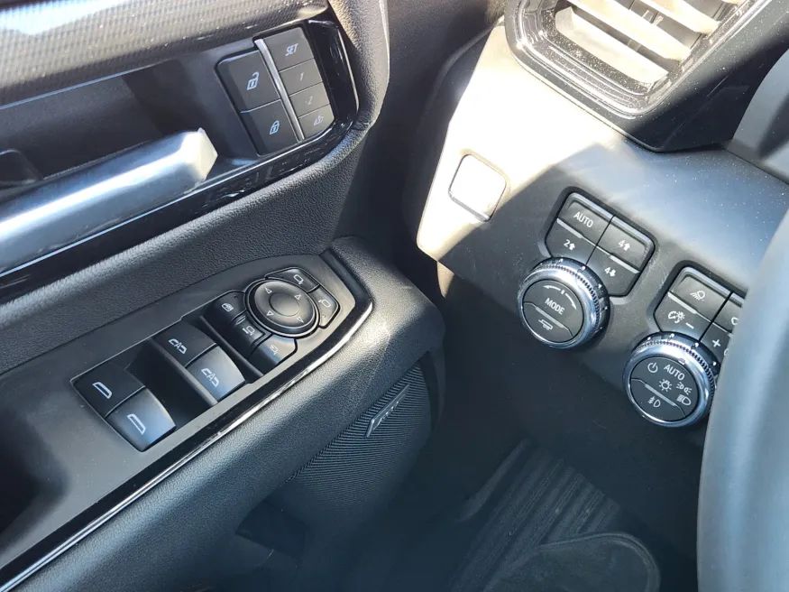 2026 GMC Sierra 2500HD AT4 | Photo 14 of 20