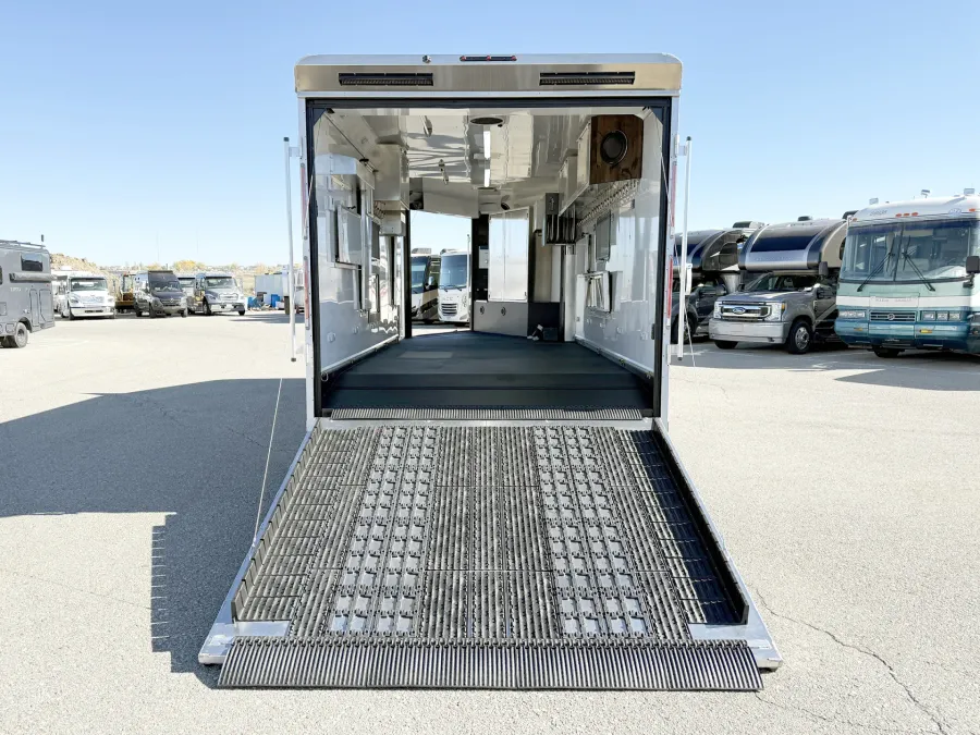 2026 Logan Coach Horse Power | Photo 6 of 21