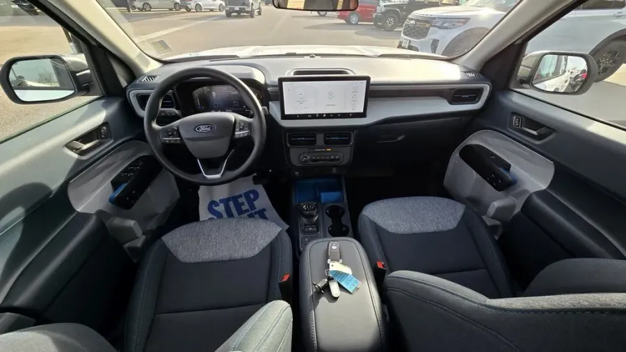 2026 Ford Maverick | Photo 32 of 36