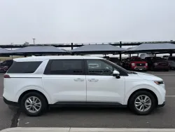 2024 Kia Carnival LX | Thumbnail Photo 4 of 21