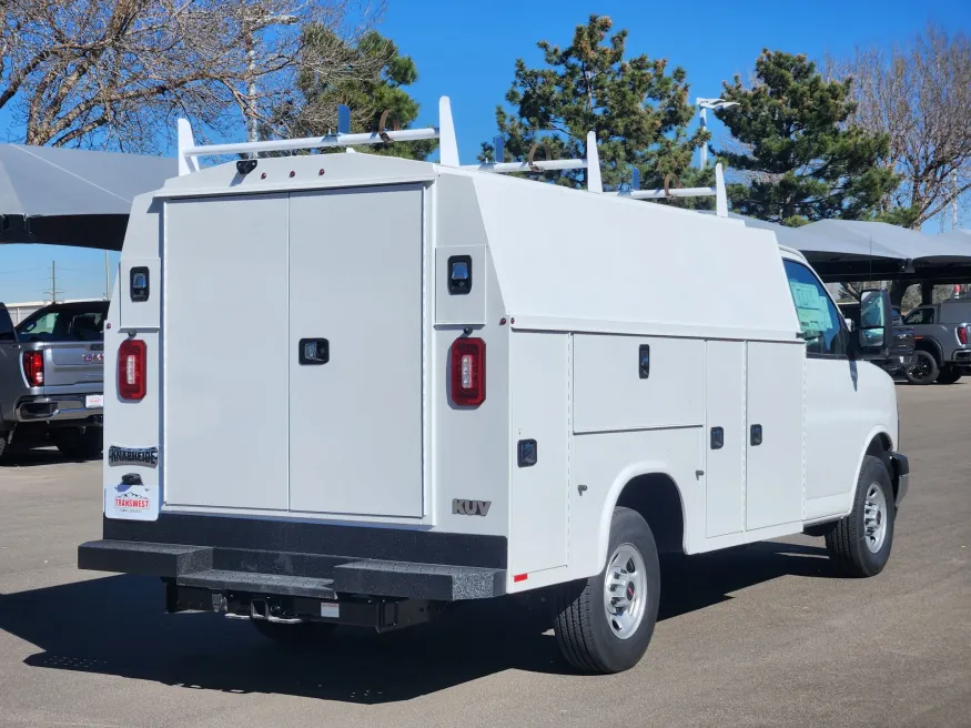 2025 GMC Savana Commercial Cutaway | Photo 2 of 21