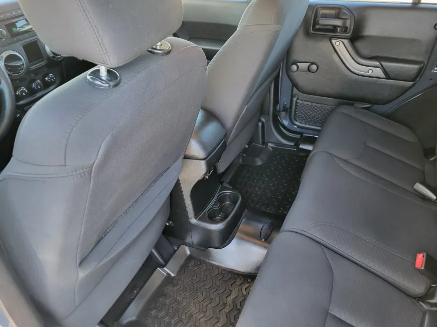 2016 Jeep Wrangler Unlimited | Photo 20 of 23