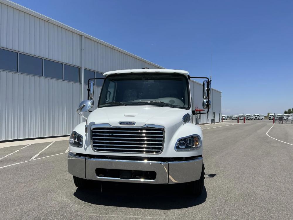 2022 Freightliner M2 106 | Photo 9 of 12