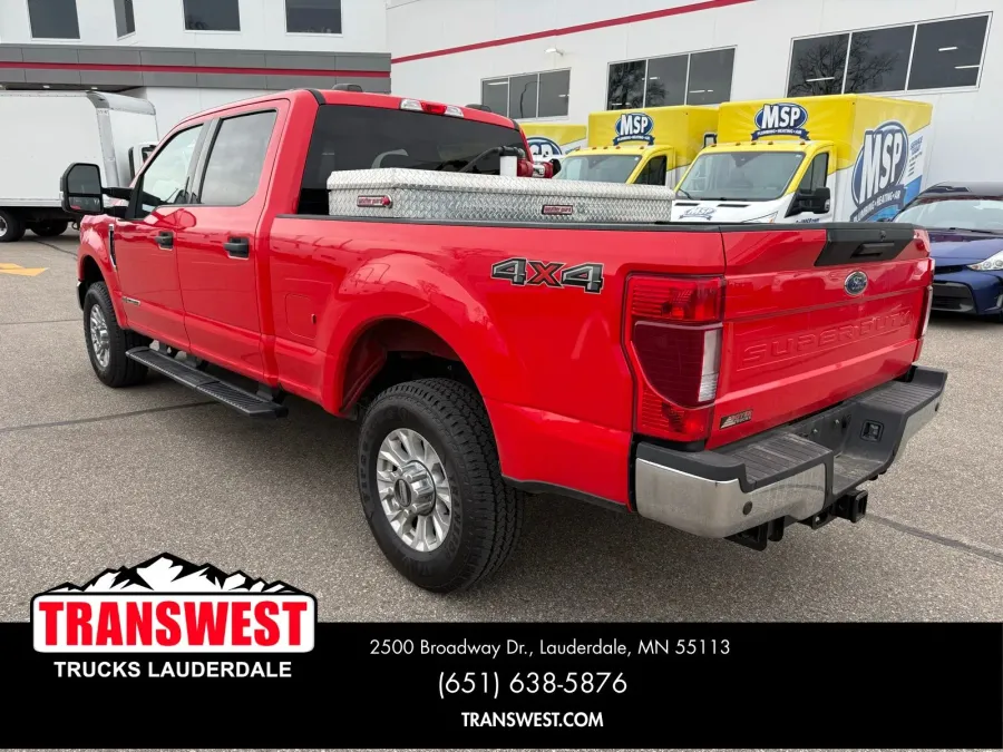 2022 Ford Super Duty F-350 XLT | Photo 2 of 21