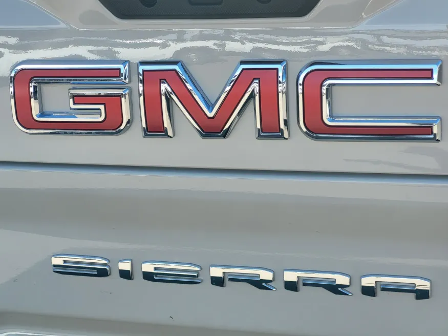 2026 GMC Sierra 2500HD AT4 | Photo 10 of 31