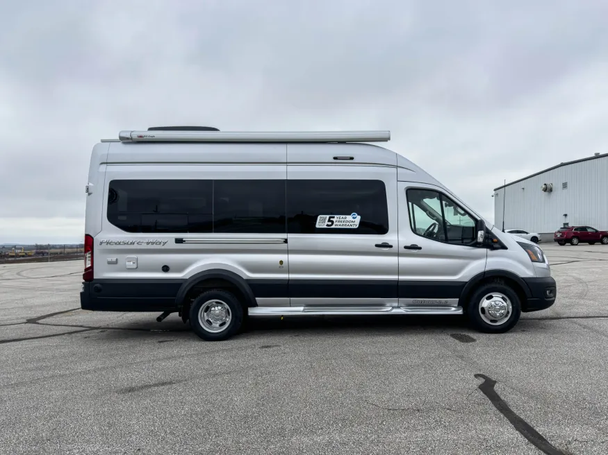 2026 Pleasure-way Ontour 2.2 AWD | Photo 3 of 21