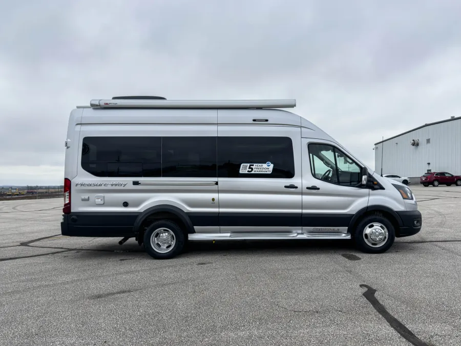 2026 Pleasure-way Ontour 2.2 AWD | Photo 3 of 21