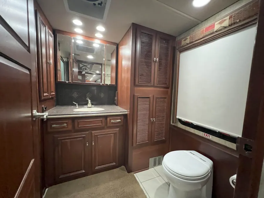 2012 Itasca Ellipse 42QD | Photo 15 of 17