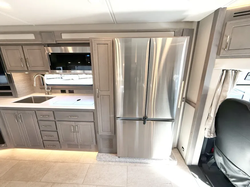 2026 Renegade Explorer 40ERB | Photo 8 of 29