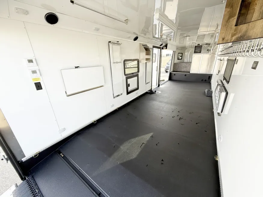 2026 Logan Coach Horse Power Burandt Edition | Photo 7 of 21