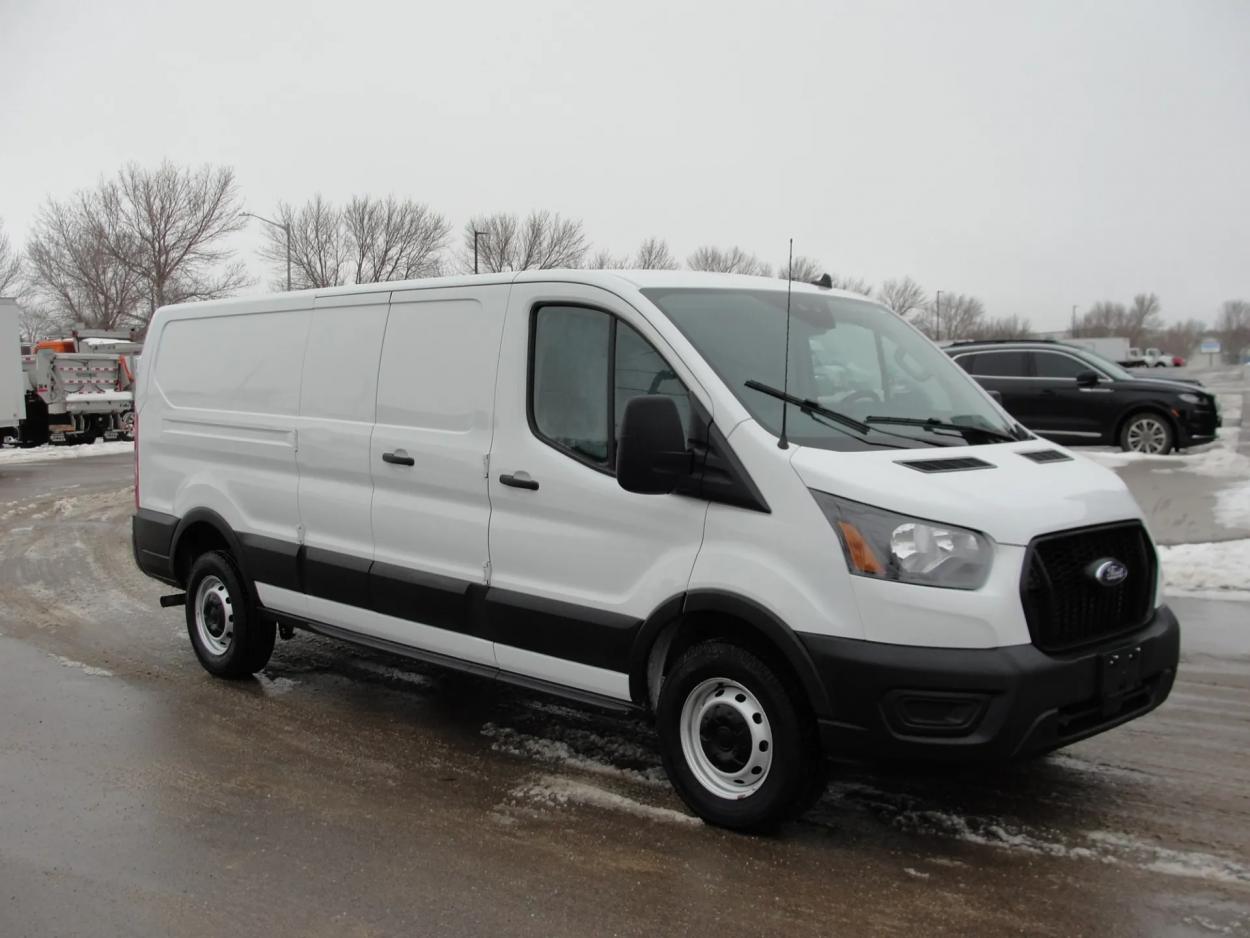 2022 Ford Transit | Photo 7 of 11