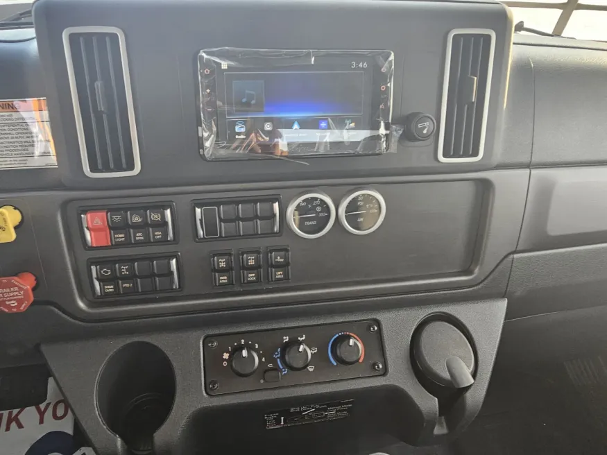 2026 Freightliner 114SD | Photo 11 of 12