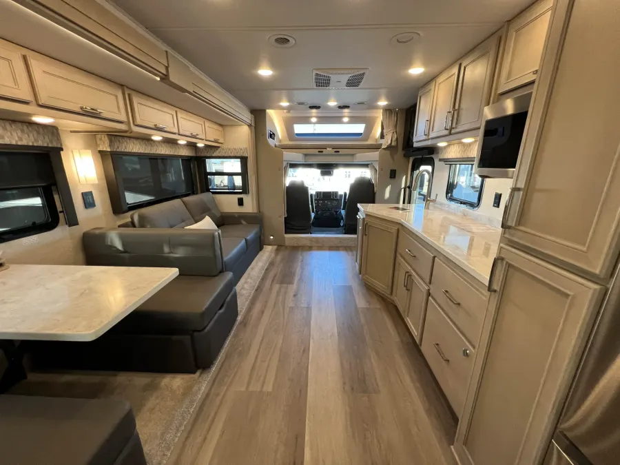 2026 Renegade Verona 40VBH | Photo 13 of 28