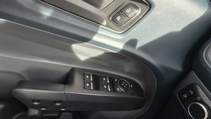 2026 Ford Maverick | Photo 11 of 26