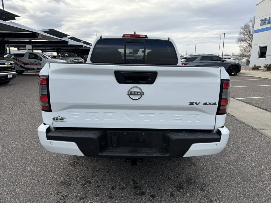 2022 Nissan Frontier SV | Photo 3 of 19