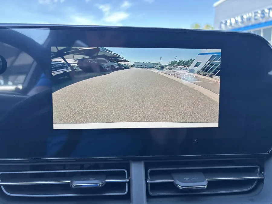 2025 Chevrolet Trax LT | Photo 14 of 20