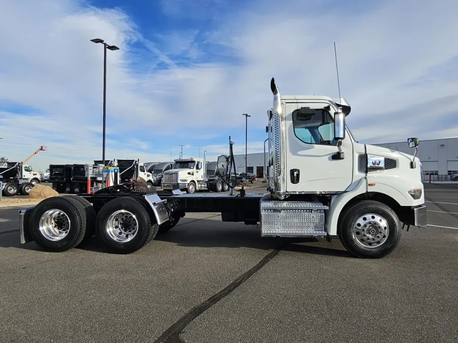 2023 Western Star 47X | Photo 5 of 18