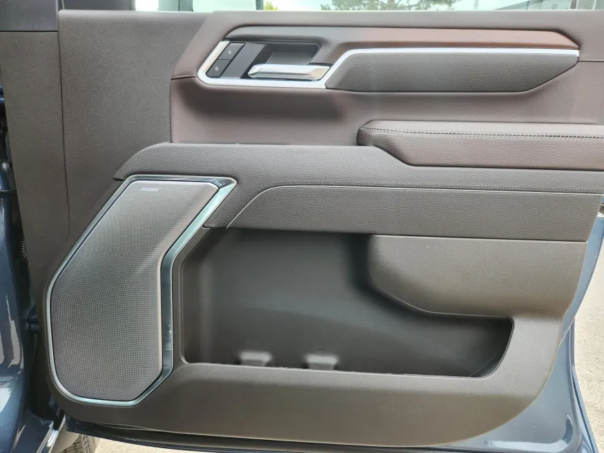 2026 GMC Sierra 3500HD Denali | Photo 17 of 32