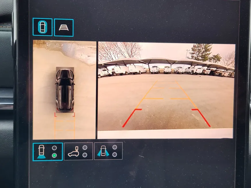 2026 GMC Terrain AT4 | Photo 12 of 23