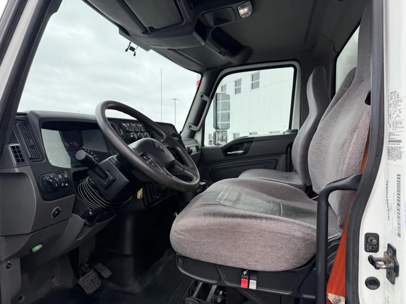 2019 International MV607 | Photo 4 of 5