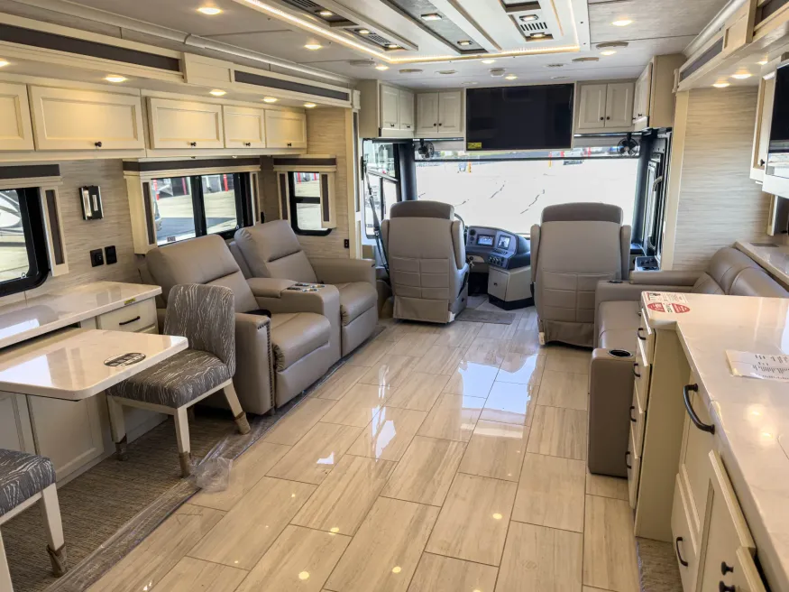 2026 Tiffin Allegro Red 37BA | Photo 13 of 28