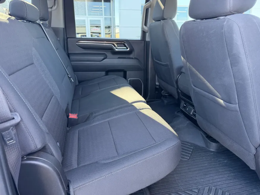 2024 Chevrolet Silverado 2500HD LT | Photo 8 of 18