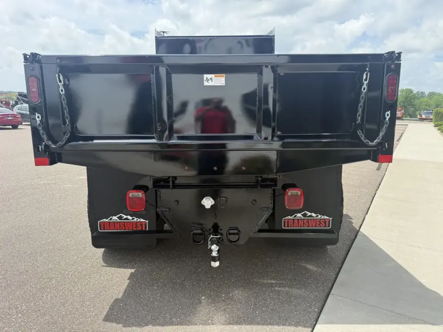 2019 Freightliner M2 106 | Photo 4 of 12