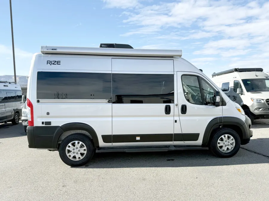 2024 Thor Rize 18G | Photo 2 of 12