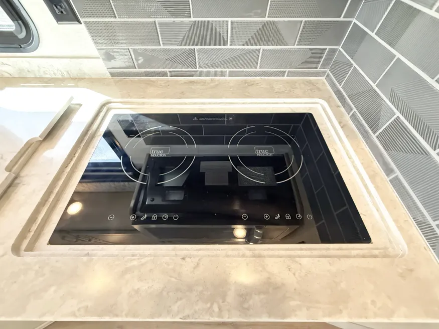 2026 Renegade Verona 36VSB | Photo 11 of 28