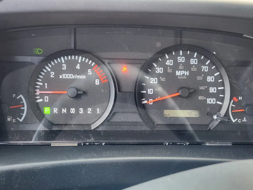 2025 Isuzu NRR | Photo 12 of 21