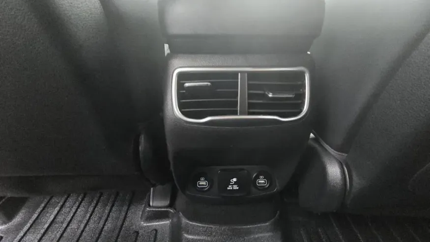 2022 Hyundai Santa Fe | Photo 32 of 33