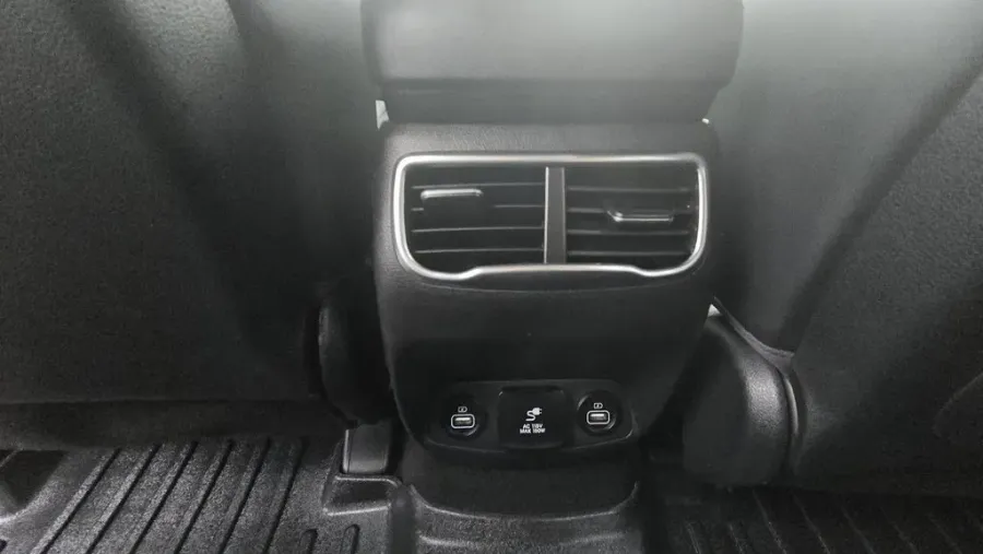 2022 Hyundai Santa Fe | Photo 32 of 33