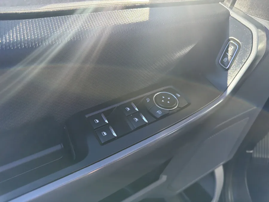 2023 Ford F-150 XL | Photo 10 of 18